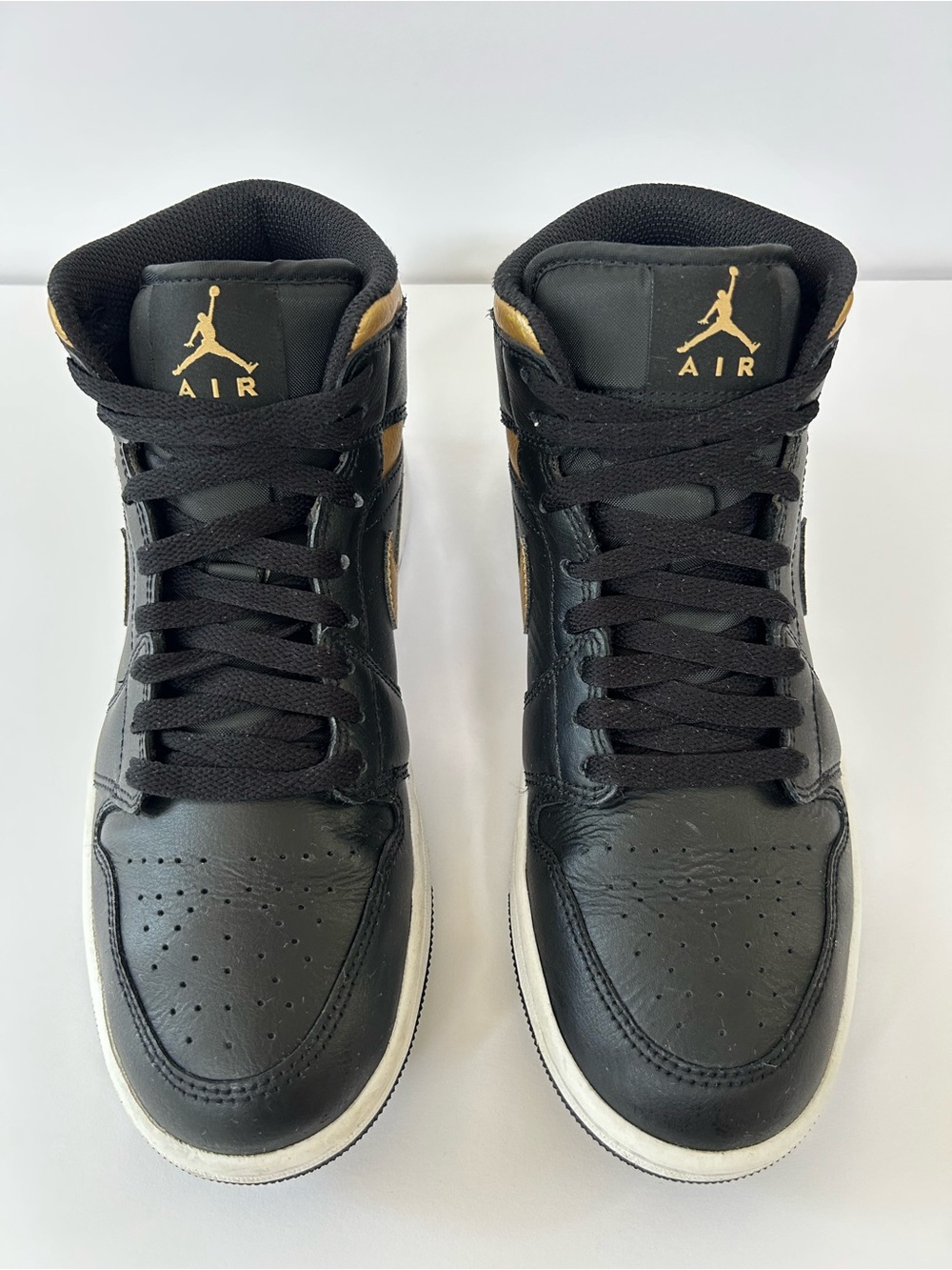 Back to school- Air Jordan Black and Gold High-Top Sneakers